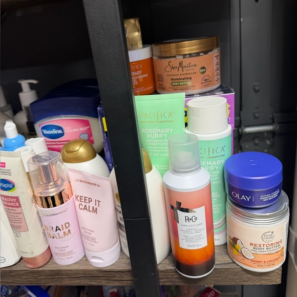 Tuesday Night NEW Pallet Health & Beauty 7:30 EST - Picture 8 of 14